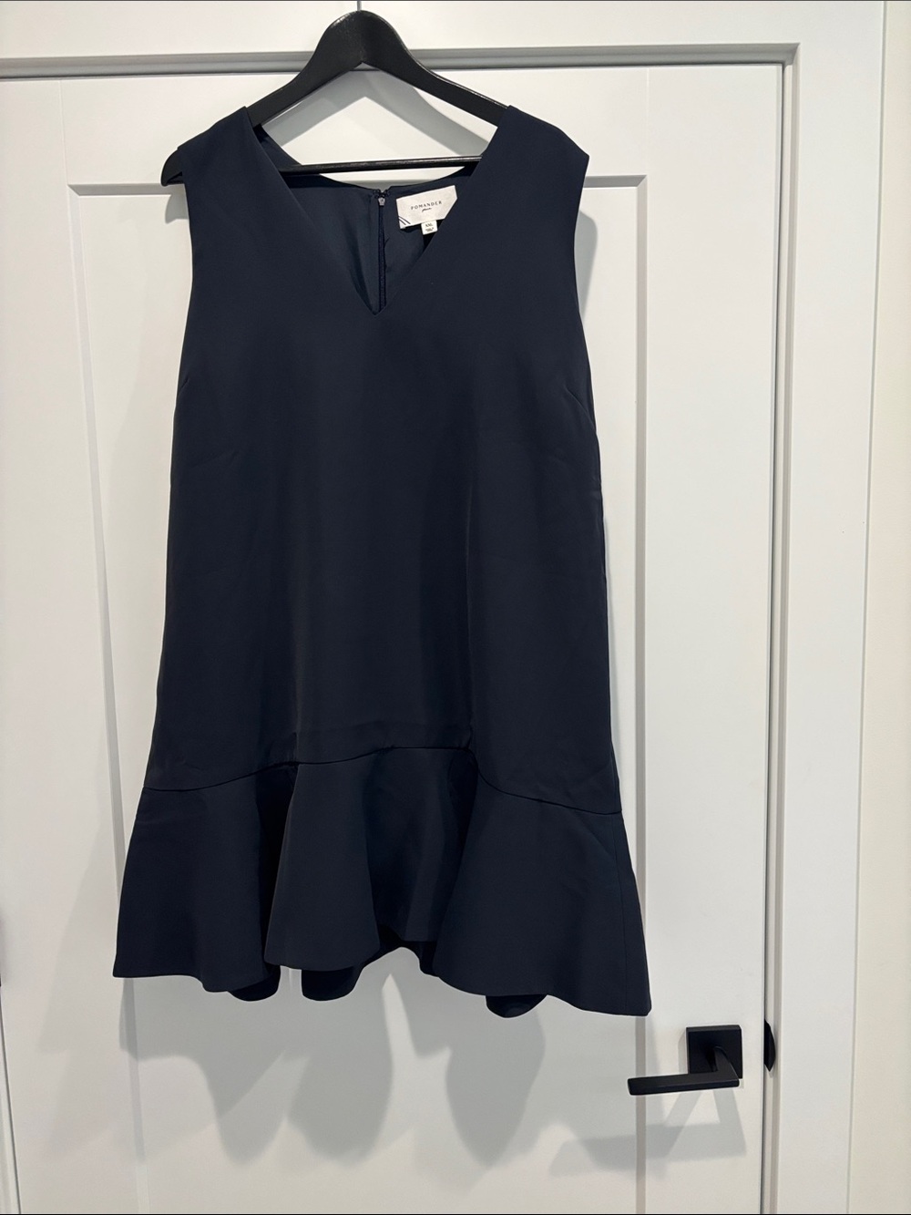 Pomander place, xxl Sleeveless Ruffle-Hem Dress - Navy. Zipper back, zipper